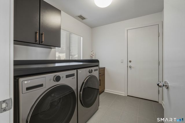 9 Loop Road, Clinton, CT 06413