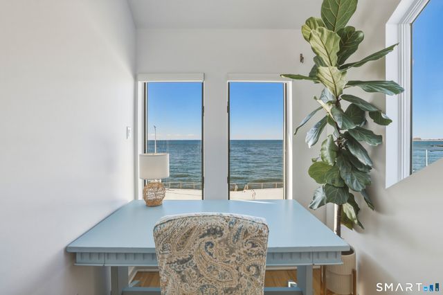 9 Loop Road, Clinton, CT 06413