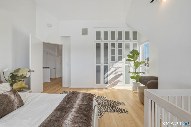 9 Loop Road, Clinton, CT 06413