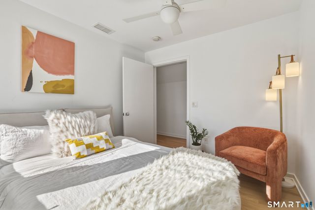 9 Loop Road, Clinton, CT 06413