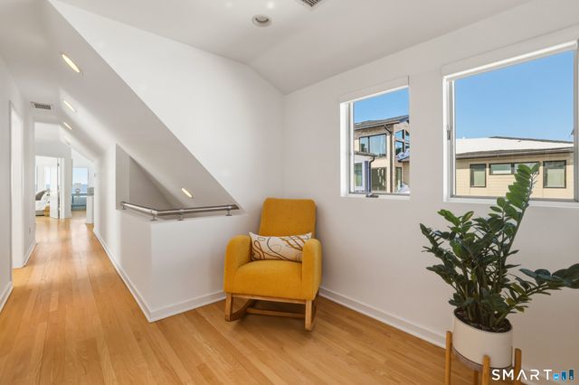 9 Loop Road, Clinton, CT 06413