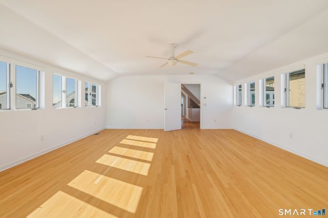 9 Loop Road, Clinton, CT 06413