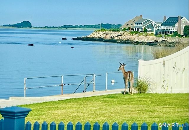 9 Loop Road, Clinton, CT 06413