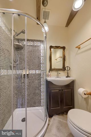 435 N BURBERRY LN, Mount Wolf, PA 17347