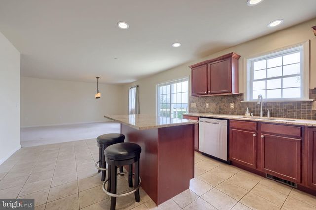 435 N BURBERRY LN, Mount Wolf, PA 17347