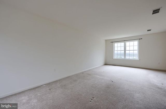 435 N BURBERRY LN, Mount Wolf, PA 17347