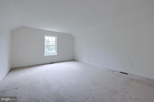 435 N BURBERRY LN, Mount Wolf, PA 17347