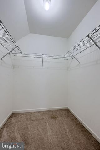 435 N BURBERRY LN, Mount Wolf, PA 17347