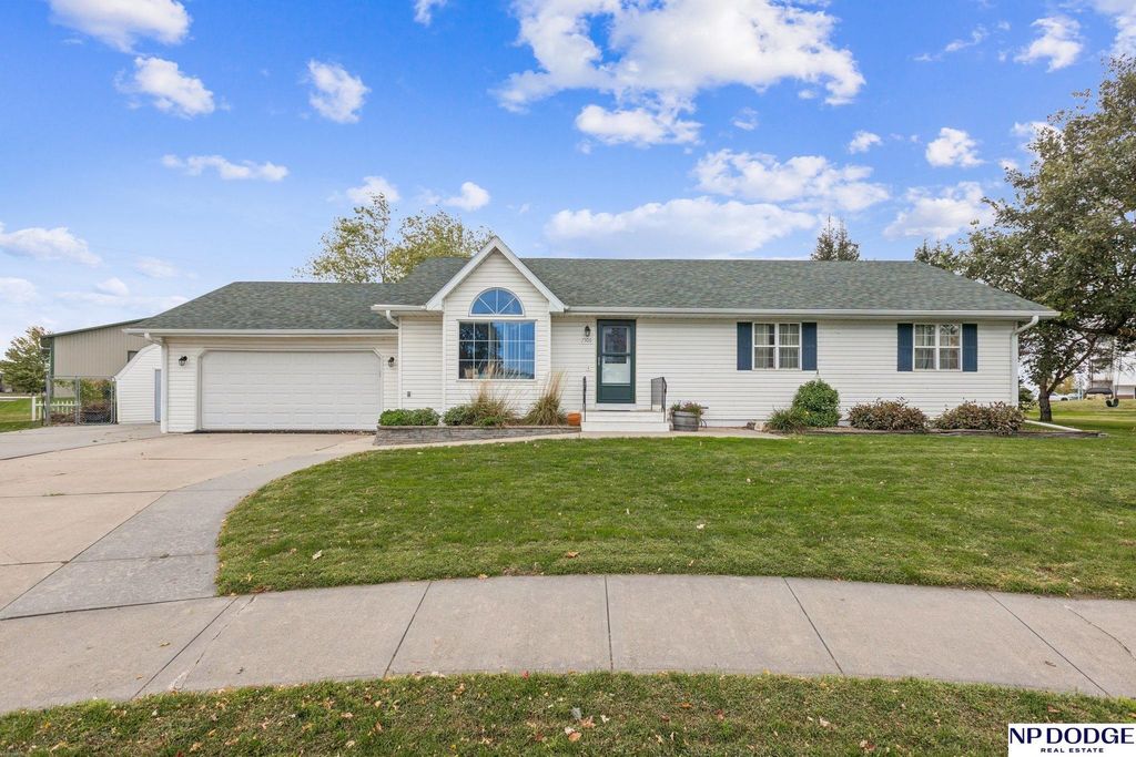 7506 N 285 Avenue Circle, Valley, NE 68064