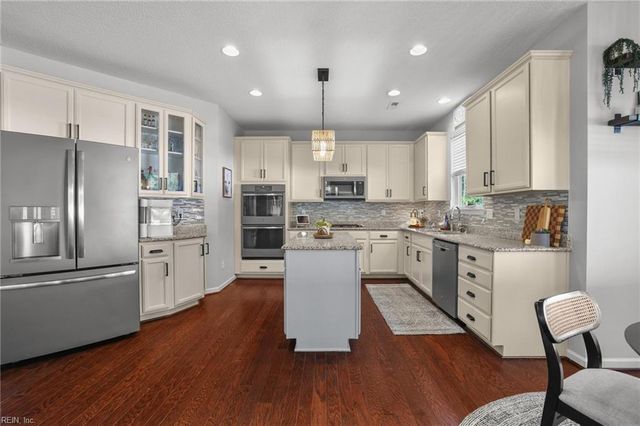 728 Angel Wing DR, Chesapeake, VA 23323