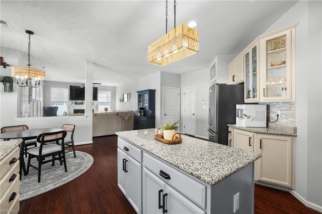 728 Angel Wing DR, Chesapeake, VA 23323