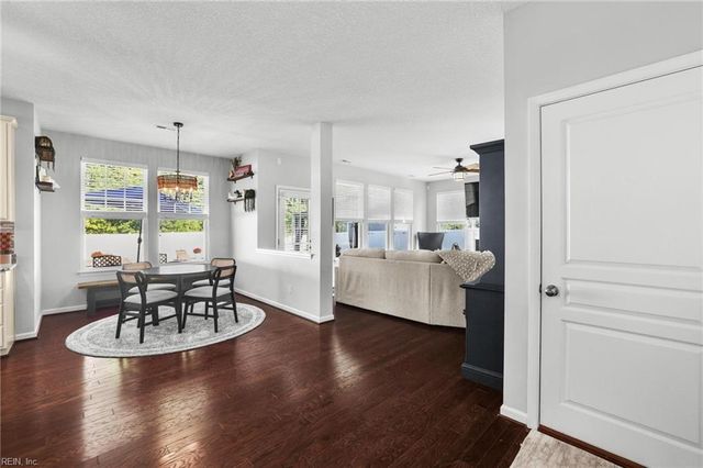 728 Angel Wing DR, Chesapeake, VA 23323