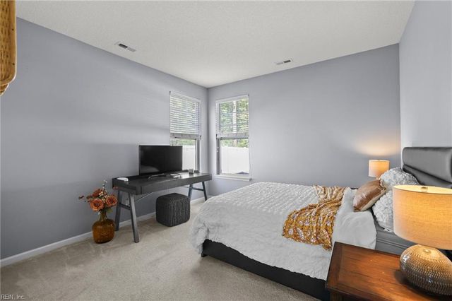 728 Angel Wing DR, Chesapeake, VA 23323