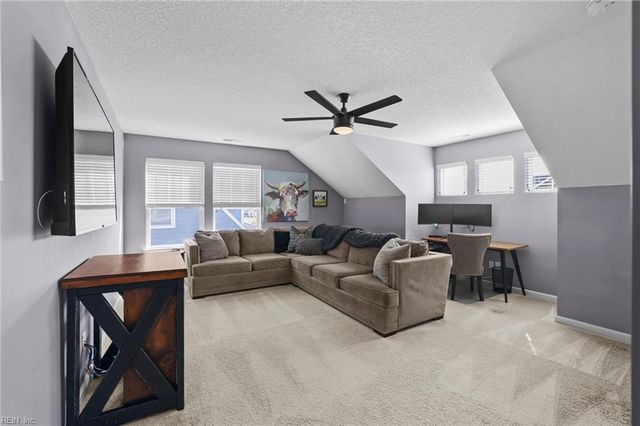 728 Angel Wing DR, Chesapeake, VA 23323