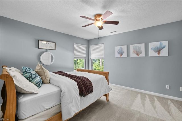 728 Angel Wing DR, Chesapeake, VA 23323
