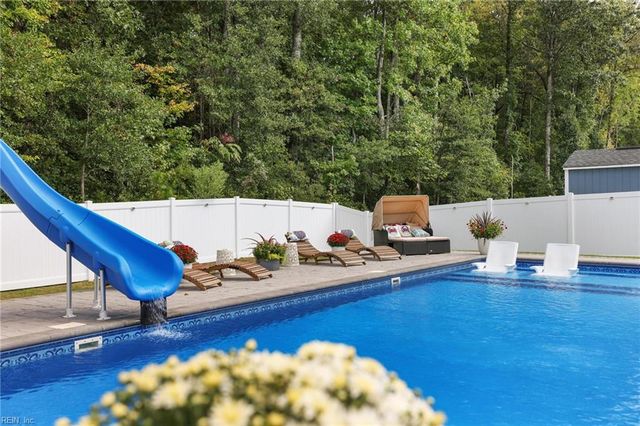 728 Angel Wing DR, Chesapeake, VA 23323