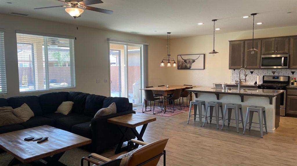 Image 14 of property listing at 2269 Cortner Street, Hanford, CA 93230