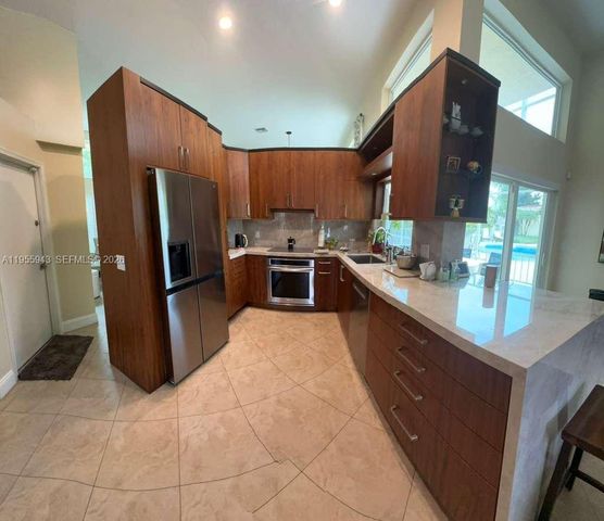 4199 NW 81st Ter, Coral Springs, FL 33065