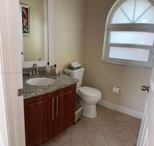 4199 NW 81st Ter, Coral Springs, FL 33065