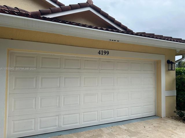 4199 NW 81st Ter, Coral Springs, FL 33065