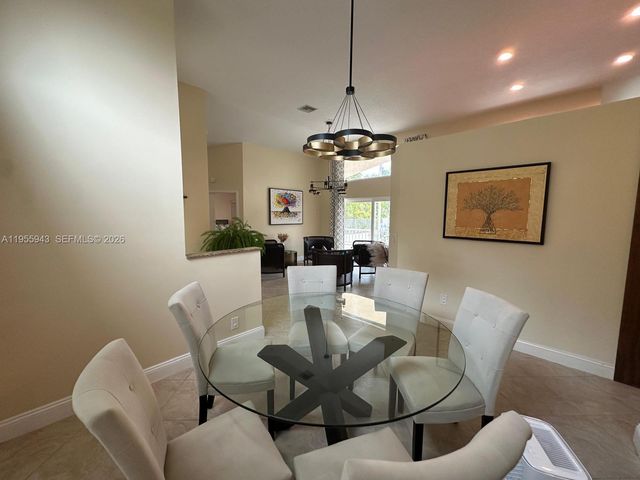 4199 NW 81st Ter, Coral Springs, FL 33065