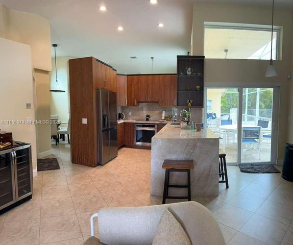 4199 NW 81st Ter, Coral Springs, FL 33065