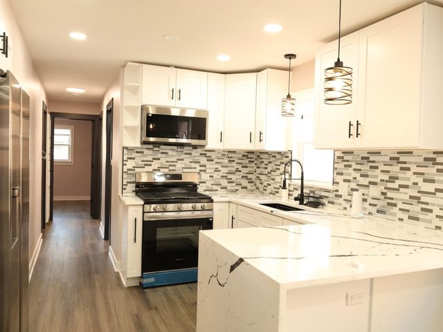 2115 W 68th Place, Chicago, IL 60636