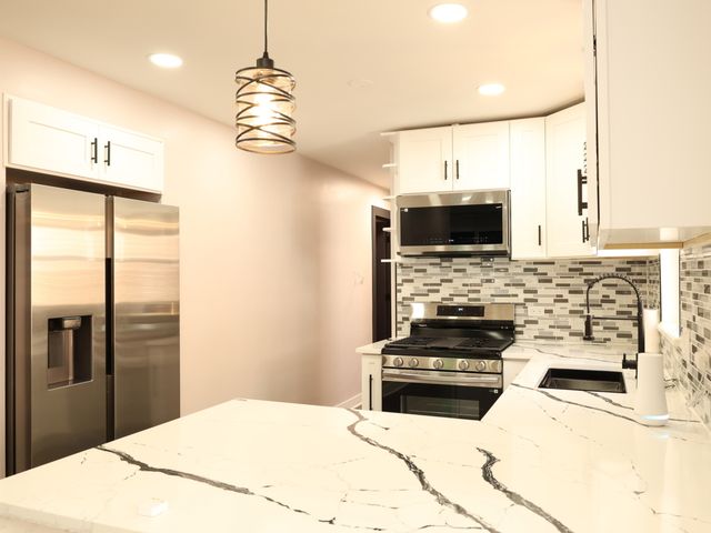 2115 W 68th Place, Chicago, IL 60636