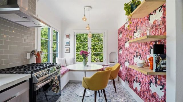 270 Clinton, Pasadena, CA 91103