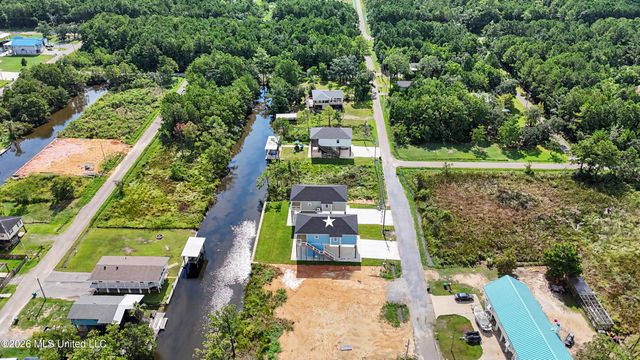 4122 11th Avenue, Bay Saint Louis, MS 39520