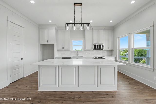 4122 11th Avenue, Bay Saint Louis, MS 39520