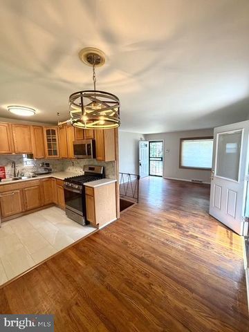 6703 WILBURN DR, Capitol Heights, MD 20743