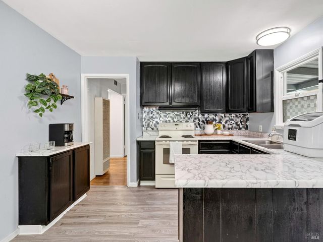 693 Mendocino Dr, Ukiah, CA 95482