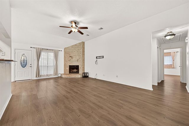 8526 Greenleaf Lake Drive, Houston, TX 77095