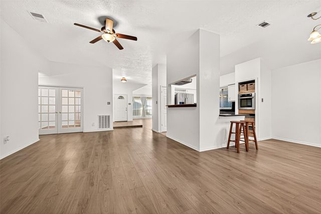 8526 Greenleaf Lake Drive, Houston, TX 77095