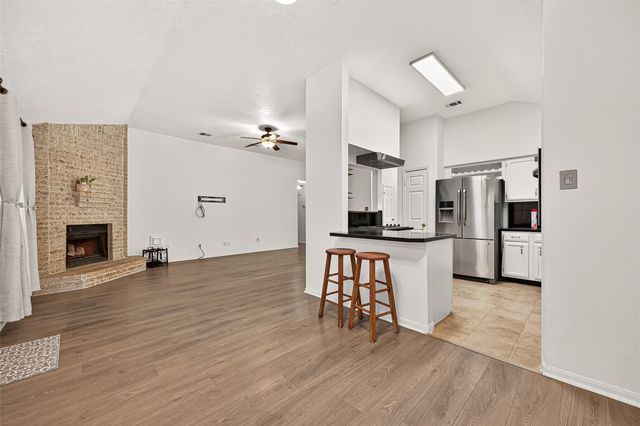 8526 Greenleaf Lake Drive, Houston, TX 77095