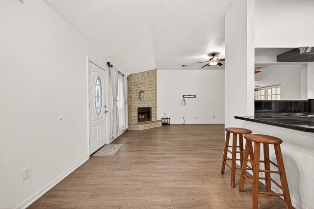 8526 Greenleaf Lake Drive, Houston, TX 77095