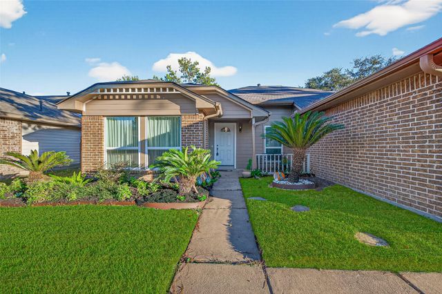 8526 Greenleaf Lake Drive, Houston, TX 77095
