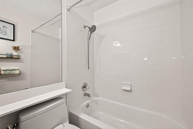 8526 Greenleaf Lake Drive, Houston, TX 77095