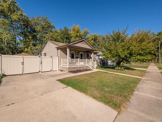 6676 Syracuse Street, Taylor, MI 48180