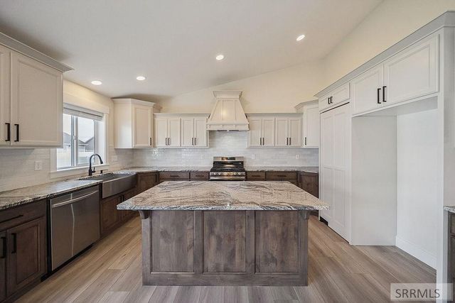 184 Galena Summit Dr, Idaho Falls, ID 83404