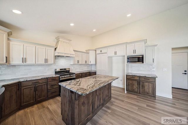 184 Galena Summit Dr, Idaho Falls, ID 83404