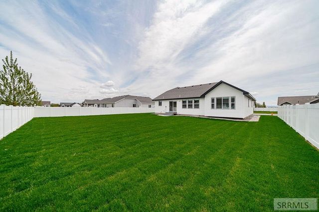184 Galena Summit Dr, Idaho Falls, ID 83404