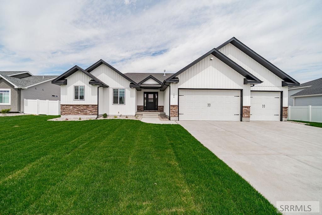184 Galena Summit Dr, Idaho Falls, ID 83404