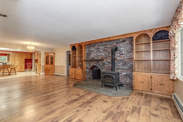 9 Hickory Lane, Bedford, NH 03110