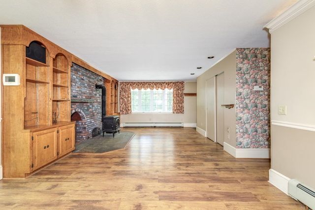 9 Hickory Lane, Bedford, NH 03110