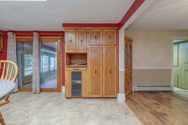 9 Hickory Lane, Bedford, NH 03110