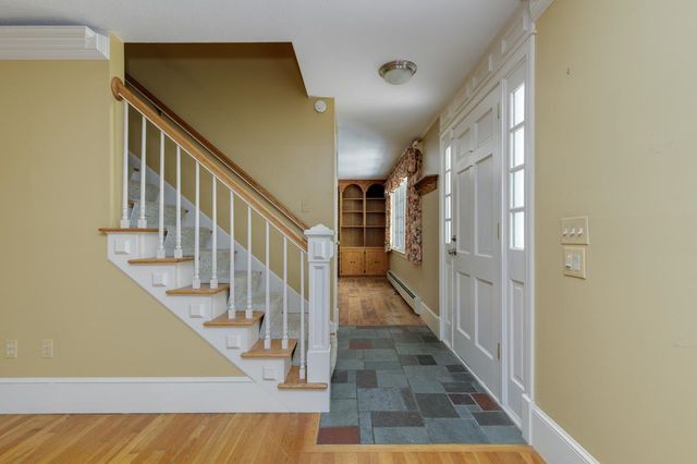 9 Hickory Lane, Bedford, NH 03110