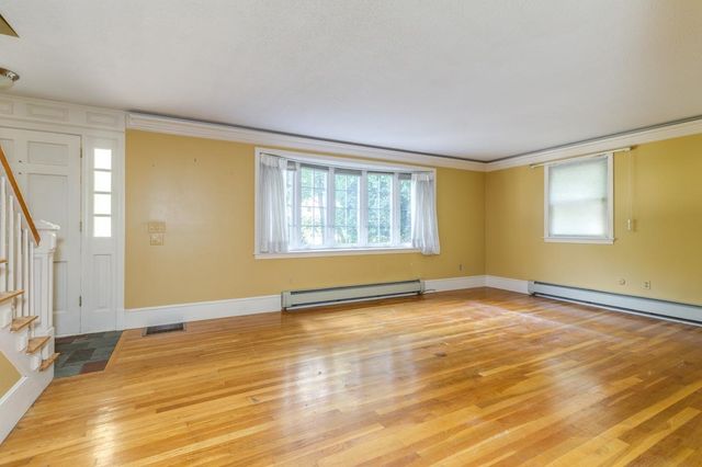 9 Hickory Lane, Bedford, NH 03110