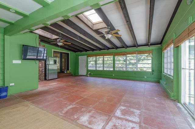 9 Hickory Lane, Bedford, NH 03110